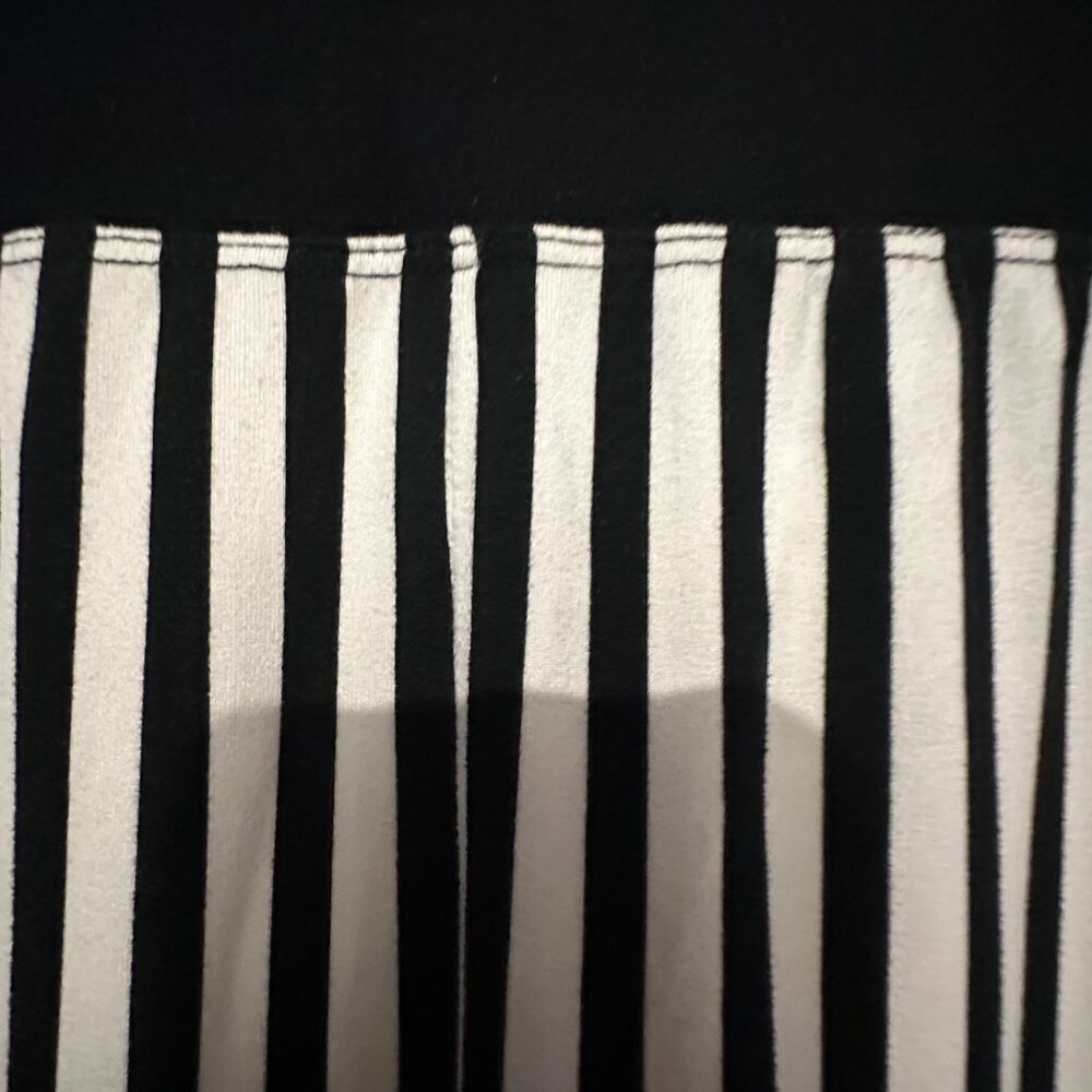 Black & White Striped 4everyoung Womens Leggings L Polyester/Spandex - Picture 8 of 9